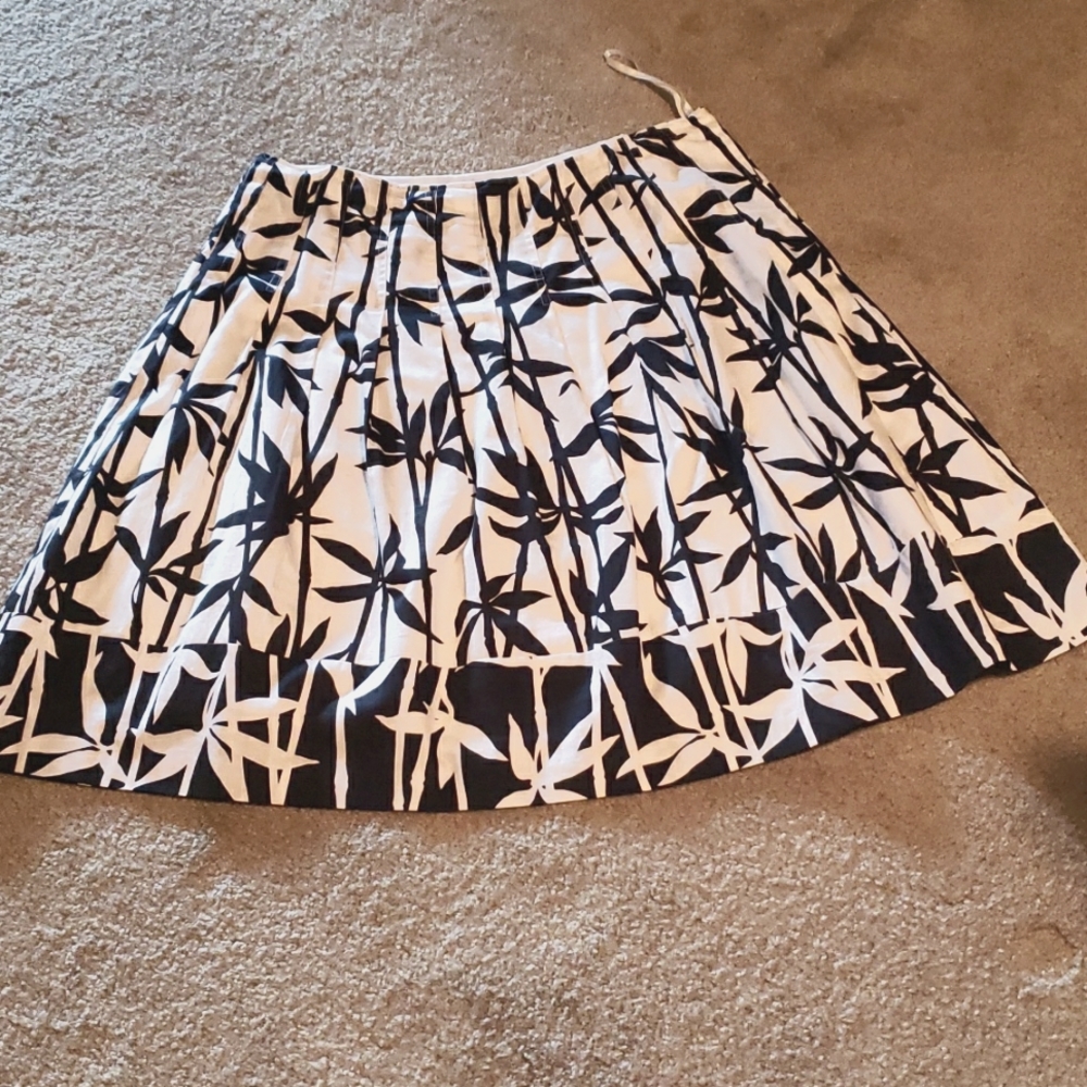 Black and White skirt Jones New York 14p